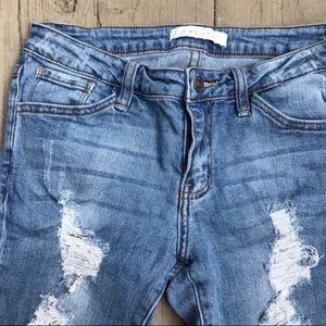 Brandy Melville Jeans - Brand new zumiez skinny jeans Brandy Melville Jeans - Brand new zumiez skinny jeans